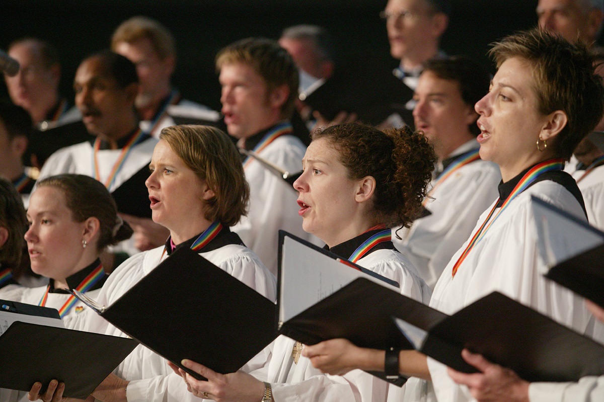 The Bering Memorial United Methodist Church Choir from Houston sings during morning worship on May 7 at the denomination's 2004 General Conference in Pittsburgh. A UMNS photo by Mike DuBose.