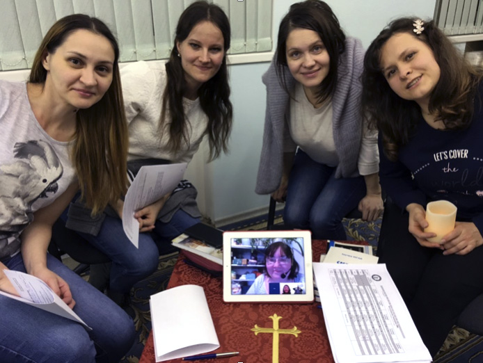 Os estudantes do Seminário Teológico de Moscou da Igreja Metodista Unida lideram grupos de pacto on-line há vários anos. Na foto estão, da esquerda: Irina Rushkevich, Katerina Tokareva, Anna Klimina e Natalya Zaitseva. Foto cedida por Sergei Nikolaev.