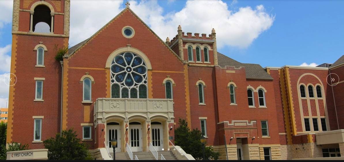 Primeira Igreja Metodista Unida de Oklahoma City, afetada pela explosão de 1995, devido à sua proximidade com o Edifício Federal Alfred P. Murrah. Foto cedida por The City Sentinel.