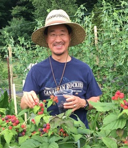 부르더호프 공동체의 박성훈 수사, 사진 출처, 주간기독교.