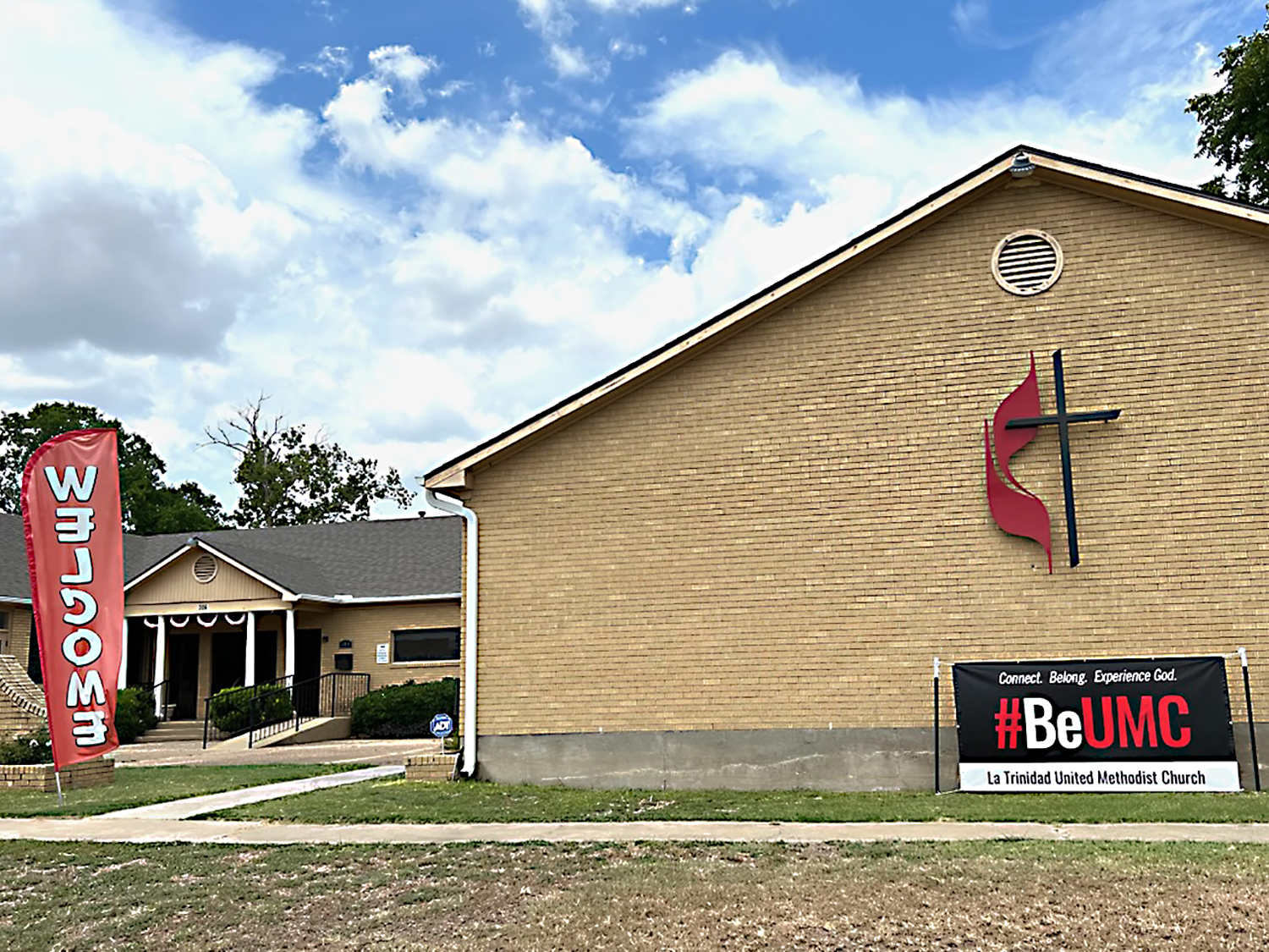 La Iglesia Metodista Unida La Trinidad en Séguin estado de Tejas, una de las iglesias hispanas de mayor arraigo histórico dentro de la denominación, recibirá en su sede a un nuevo grupo de miembros provenientes de la desafilada Primera Iglesia Metodista de Séguin, para que continúen el desarrollo de sus ministerios. Foto cortesía de la IMU La Trinidad.