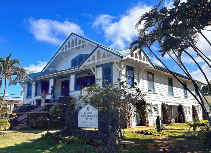 El santuario de la Iglesia Metodista Unida Lahaina era un lugar especial para los/as miembros de la iglesia y también para sus visitantes habituales de la parte oeste de Maui, Hawái. El santuario, construido en 1922, se perdió en los incendios que devastaron la comunidad de Lahaina el 8 de agosto. Foto cortesía de la Iglesia Metodista Unida Lahaina.