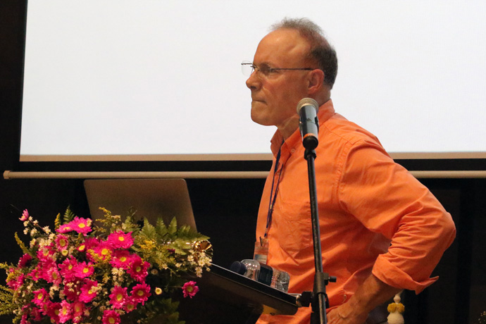 Jorge Berríos, director of International Relations for Latin America and the Caribbean and editor of El Aposento Alto, the Spanish edition of The Upper Room, listens to a question during a presentation on how to be an effective translator and editor of The Upper Room. Photo by the Rev. Thomas E. Kim, UM News. 