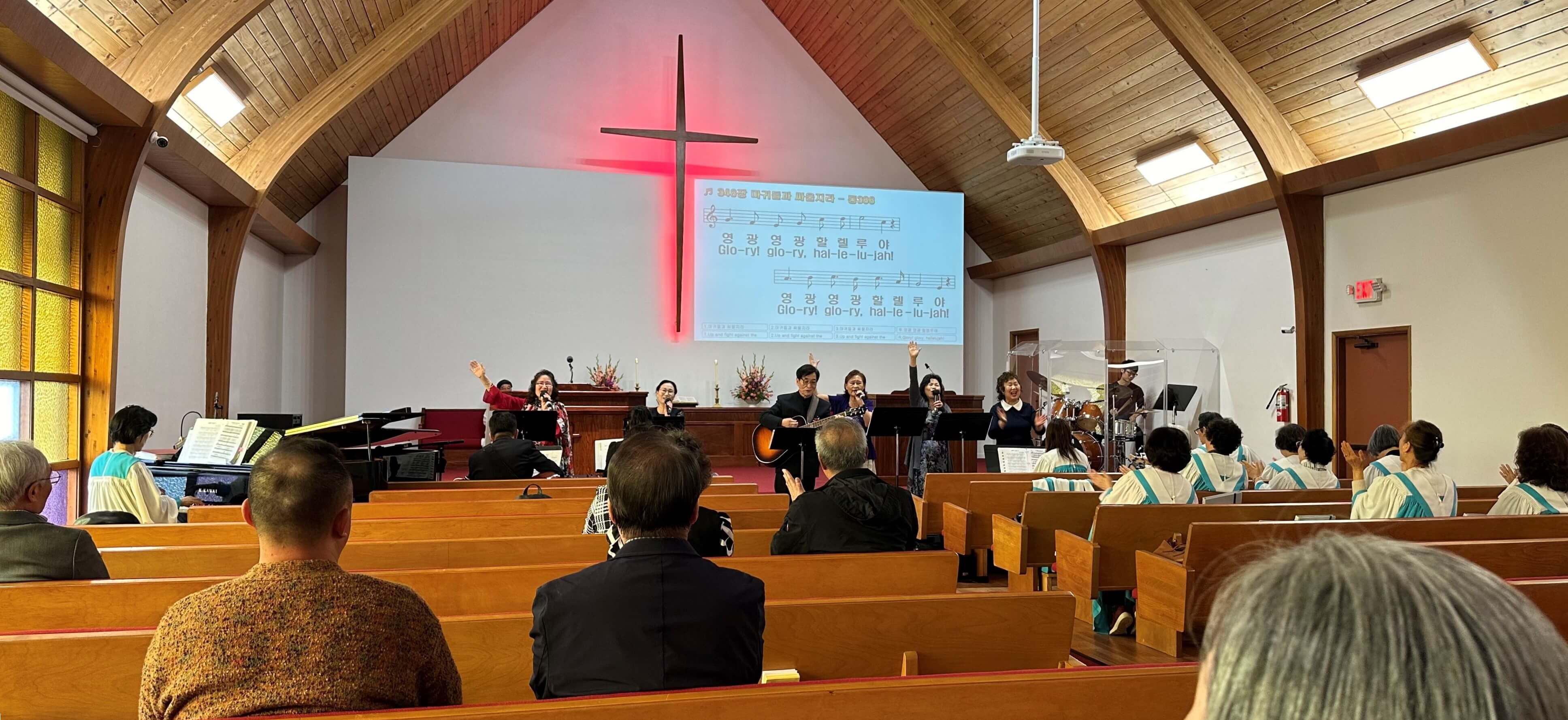 타코마 제일 한인연합감리교회의 새벽기도 찬양 모습. 사진 제공, 금원재 목사.