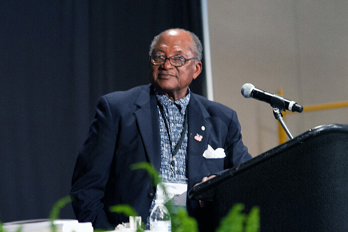 L'Évêque Bennie D. Warner, décédé le 27 octobre, parle sur une photo non datée. Photo reproduite avec l'aimable autorisation de la Conférence de l'Arkansas.