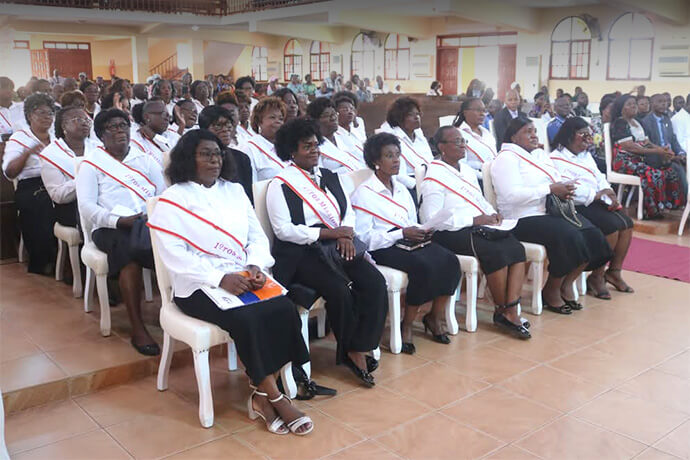 Grupo de formandas do 1º curso de Missionários, no acto de encerramento  da formação no templo da Igreja Metodista Unida de Icolo e Bengo, no Distrito de Luanda. Foto de Orlando da Cruz, UM News.