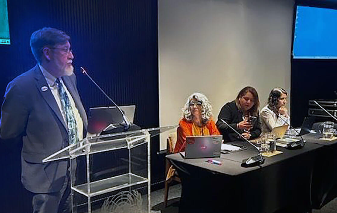 De izquierda a derecha: Rev. Jack Amick, Director de Migración Global en UMCOR; Gabriela Liguori, Directora CAREF (Argentina); Sandra Álvarez, Directora General Sin Fronteras IAP (México); y Clara Aguirre, Coordinadora General SEDHU (Uruguay). Foto cortesía de UMCOR.