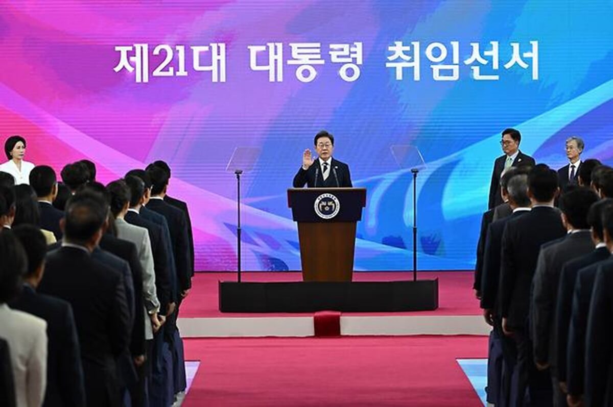 6월 4일 오전 국회 로텐더홀에서 이재명 대통령이 제21대 대한민국 대통령 취임선서를 하고 있다. 사진, 국회사진기자단.