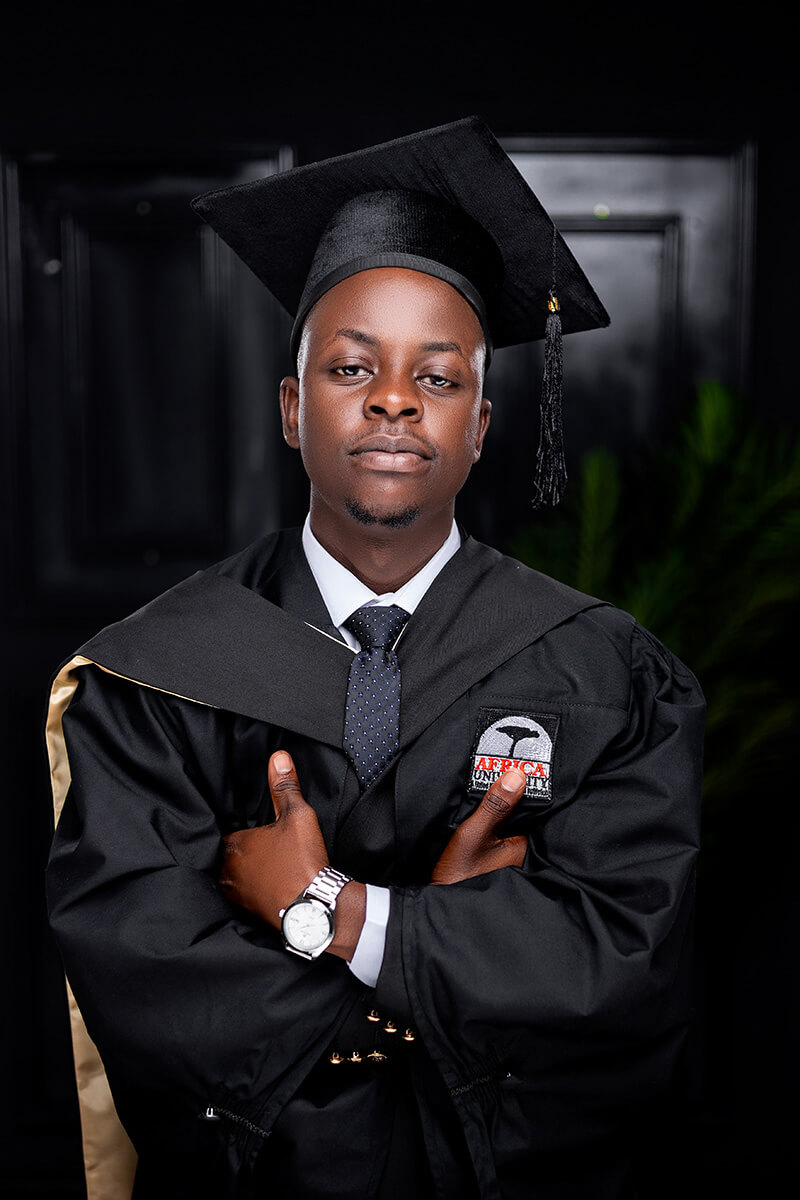 Panashe Banda a obtenu en juin une licence en travail social de Africa University. Il espère travailler avec une organisation non gouvernementale "axée sur la résolution de problèmes sociaux tels que la pauvreté, la violence sexiste ou l'accès à l'éducation dans les communautés africaines mal desservies". Avec l'aimable autorisation de Africa University.