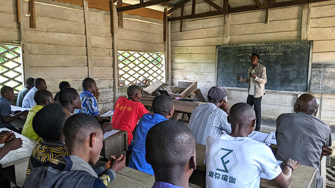 Omanga Sebastien, a zoo technician at the church’s farm in Kindu, Congo, teaches farmers about agriculture and livestock raising. The church training is aimed at equipping local communities to become self-sufficient. Participants learned about farm management, animal feed, disease prevention and marketing strategies for agricultural and animal products. Photo by Chadrack Tambwe Londe, UM News.