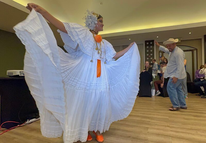 Artistas invitados interpretaron un popurrí de danzas típicas panameñas durante la noche cultural organizada por la Iglesia Evangélica Metodista de Panamá, durante la consulta. Foto Rev. Gustavo Vasquez, Noticias MU.