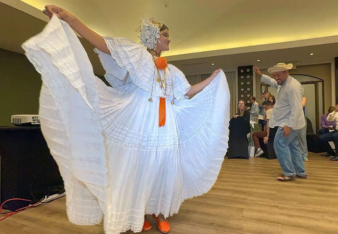 Guest artists perform a medley of typical Panamanian dances during the cultural evening organized by the Evangelical Methodist Church of Panama during the mission consultation held July 21-23 in Panama City. 