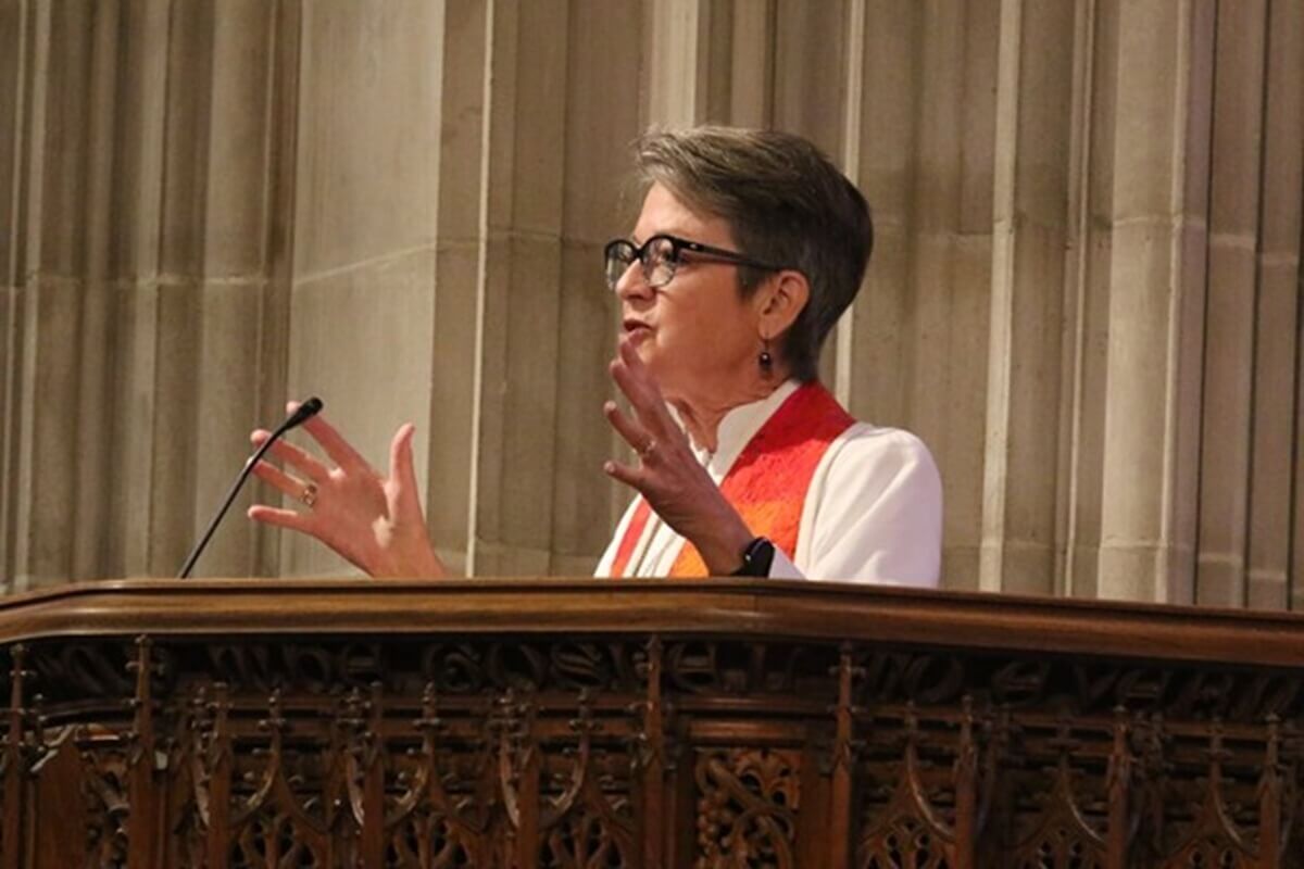 2025년 8월 5일, 샐리 딕 연합감리교회 은퇴감독이 <오하이오·한국 및 그 너머의 감리교 선교 기념대회>에서 <교육의 열매>라는 제목으로 설교를 전하고 있다. 사진, 김응선(Thomas E. Kim), 연합감리교뉴스. 